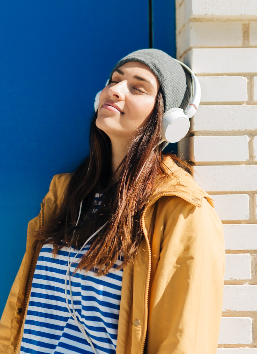 The Ultimate Guide to Noise-Canceling Headphones in 2024 banner1