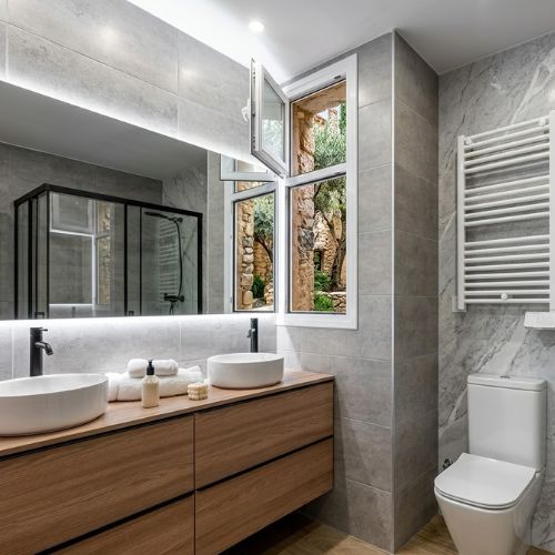 Luxury Bathroom Upgrade: Amery Quipo Water Closet Set