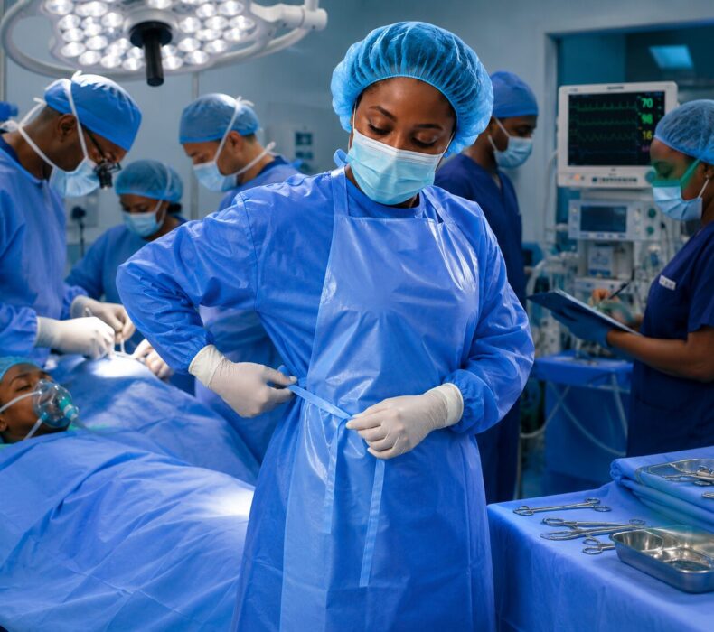 Disposable Medical Apron vs. Reusable Apron: Which Offers Better Protection and Value?